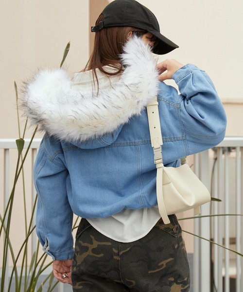 セール】Faux Fur Hooded Denim Jacket / フード付き フェイクファー