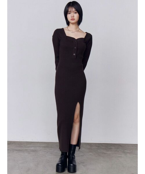 EMODA（エモダ）の「フロントボタンリブニットワンピース（ワンピース・レディース・ブラウン/ブラック/グレー・FREE）」の3枚目の写真