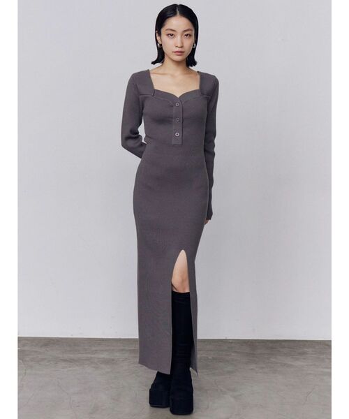 EMODA（エモダ）の「フロントボタンリブニットワンピース（ワンピース・レディース・ブラウン/ブラック/グレー・FREE）」の5枚目の写真