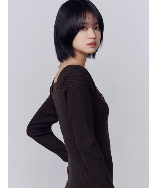 EMODA（エモダ）の「フロントボタンリブニットワンピース（ワンピース・レディース・ブラウン/ブラック/グレー・FREE）」の16枚目の写真