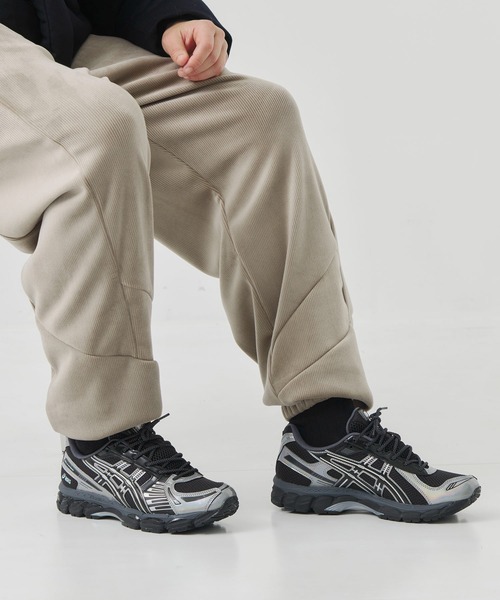 セール】GEL-KAYANO 12.1【ASICS】/重厚なデザインと安定感を備えた