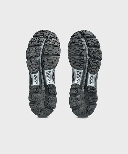 ASICS(アシックス)の「【ASICS/アシックス】GEL-KAYANO 12.1/重厚なデザインと安定感を備えたスニーカー(スニーカー・メンズ・ブラック/ホワイト・26.5/26/28.5/28/27.5/27/29)」の4枚目の写真