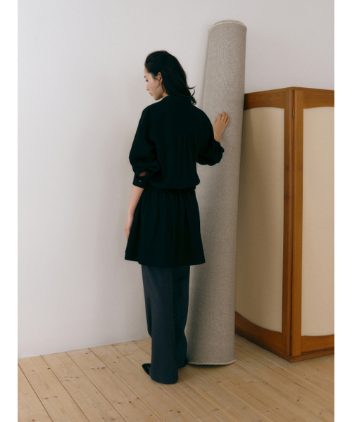 Yuje(ユジェ)の「LOUVE SLACKS (3color, 2size)(スラックス・レディース・チャコールグレー/ブラック/ダークブラウン・SMALL/MEDIUM)」の5枚目の写真