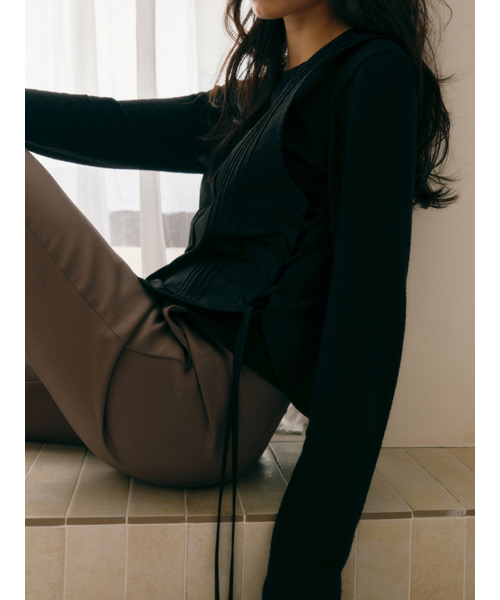 Yuje(ユジェ)の「LOUVE SLACKS (3color, 2size)(スラックス・レディース・チャコールグレー/ブラック/ダークブラウン・SMALL/MEDIUM)」の15枚目の写真