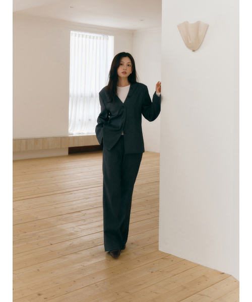 Yuje(ユジェ)の「LOUVE SLACKS (3color, 2size)(スラックス・レディース・チャコールグレー/ブラック/ダークブラウン・SMALL/MEDIUM)」の18枚目の写真