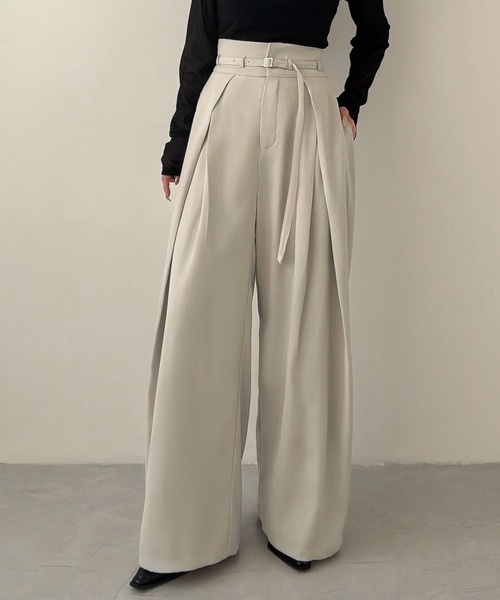 Meiru(メイル)の「細ベルトハイウエストタックワイドパンツ(スラックス・レディース・チャコール/アイボリー/ブラック・SMALL/MEDIUM/LARGE)」の13枚目の写真