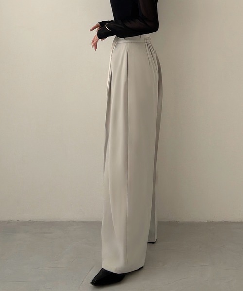 Meiru(メイル)の「細ベルトハイウエストタックワイドパンツ(スラックス・レディース・チャコール/アイボリー/ブラック・SMALL/MEDIUM/LARGE)」の14枚目の写真