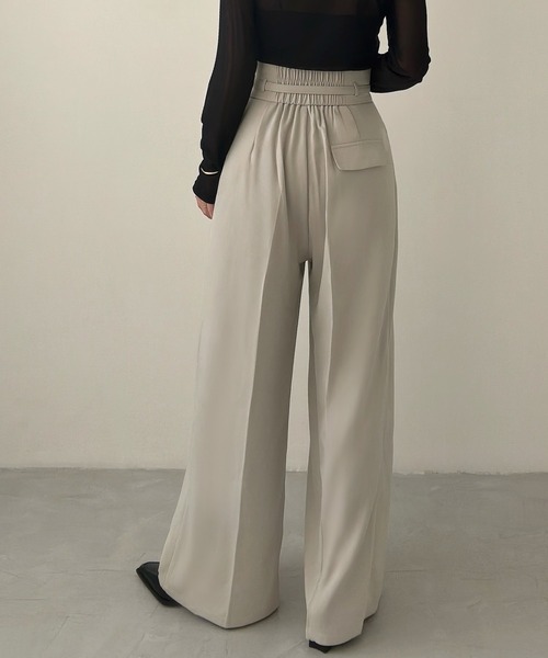 Meiru(メイル)の「細ベルトハイウエストタックワイドパンツ(スラックス・レディース・チャコール/アイボリー/ブラック・SMALL/MEDIUM/LARGE)」の15枚目の写真