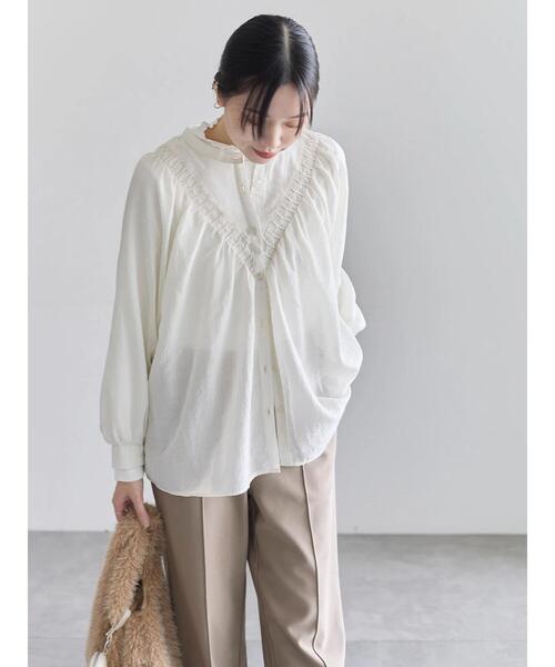 Samansa Mos2 blue（サマンサモスモスブルー）の「切替タックブラウス（シャツ/ブラウス・レディース・オフホワイト/ブラック/シルバーグレー・F）」の12枚目の写真