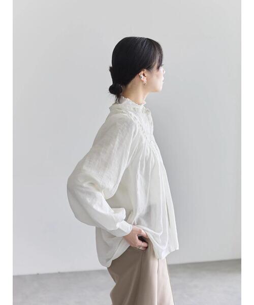 Samansa Mos2 blue（サマンサモスモスブルー）の「切替タックブラウス（シャツ/ブラウス・レディース・オフホワイト/ブラック/シルバーグレー・F）」の17枚目の写真