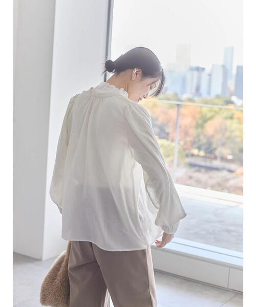 Samansa Mos2 blue（サマンサモスモスブルー）の「切替タックブラウス（シャツ/ブラウス・レディース・オフホワイト/ブラック/シルバーグレー・F）」の8枚目の写真