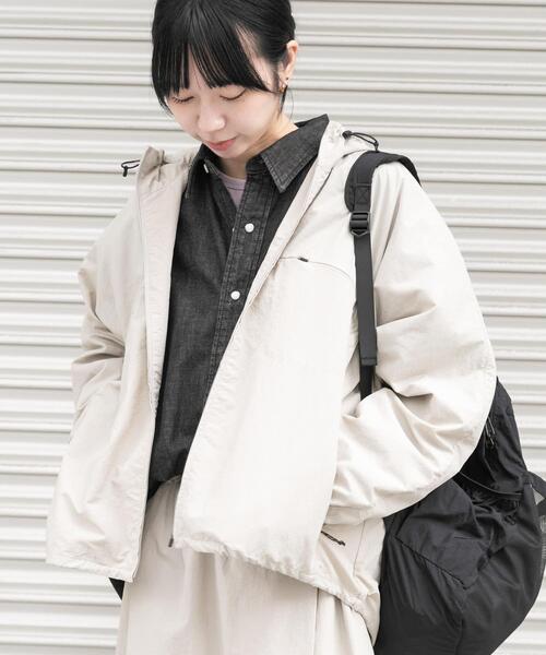 EKAL（エカル）の「『UR TECH』ナイロンタッサージップパーカー（ナイロンジャケット・レディース・ライトブルー/ネイビー/ベージュ/イエロー/グレー・ONE）」の3枚目の写真