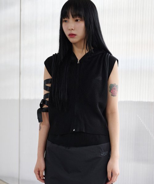 PIECEMAKER(ピースメーカー)の「EX KNIT HOOD VEST (BLACK)(ベスト・レディース・その他・FREE)」の1枚目の写真