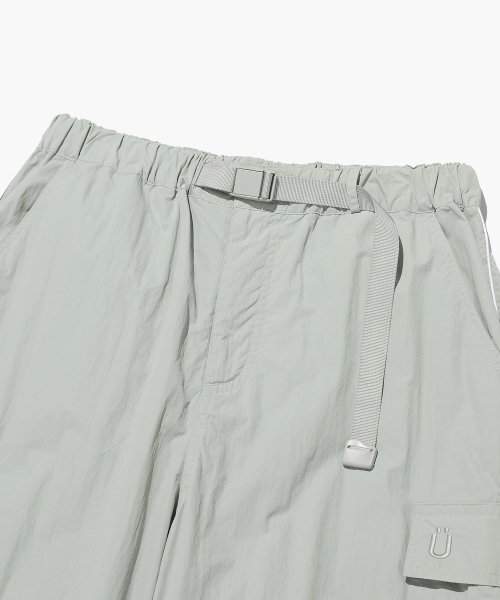 ISTKUNST（イストクンスト）の「TRANSFORM CARGO PANTS_GREY(IK2DMMPA10A)（スウェットパンツ・レディース・グレー・L/M/S）」の3枚目の写真