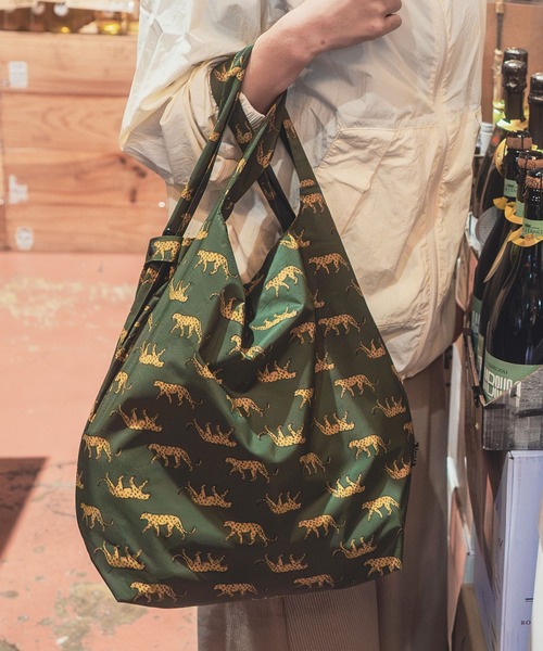 KiU(キウ)の「パッカブル2WAYマルシェバッグ リュック型エコバッグ(14L)(エコバッグ/サブバッグ・レディース・アニマル/ブラック/ベージュ系その他/パープル系その他/ダークグリーン系・FREE)」の5枚目の写真