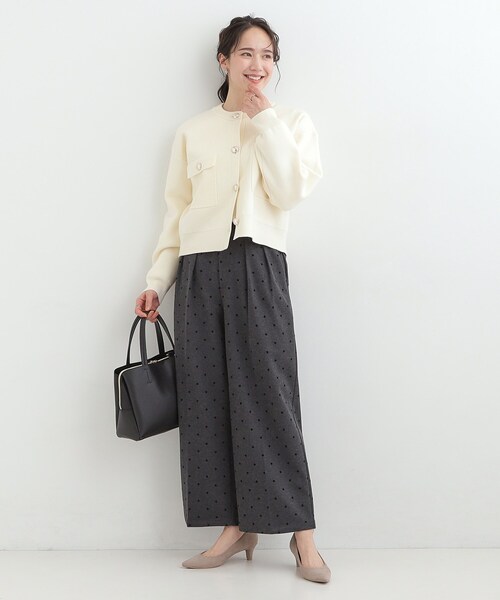 SHOO・LA・RUE(シューラルー)の「【S-LL】きれい見えも叶う フロッキードットワイドパンツ(その他パンツ・レディース・アイボリー系5/チャコール/アイボリー・01/04/03/02)」の14枚目の写真