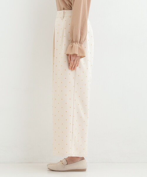 SHOO・LA・RUE(シューラルー)の「【S-LL】きれい見えも叶う フロッキードットワイドパンツ(その他パンツ・レディース・アイボリー系5/チャコール/アイボリー・01/04/03/02)」の17枚目の写真