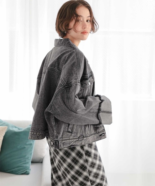 titivate（ティティベイト）の「袖ロールアップデニムジャケット（デニムジャケット・レディース・インディゴブルー/ライトブルー/ブラック・M）」の7枚目の写真