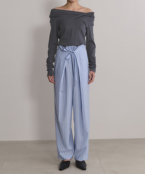 ADAM ET ROPE'（アダムエロペ）の「【EMOELLE】スビンコットンオフショルトップス（Tシャツ/カットソー・レディース・グレー/ブラウン・FREE）」の5枚目の写真