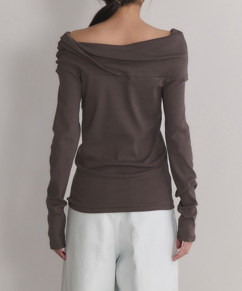 ADAM ET ROPE'（アダムエロペ）の「【EMOELLE】スビンコットンオフショルトップス（Tシャツ/カットソー・レディース・グレー/ブラウン・FREE）」の8枚目の写真