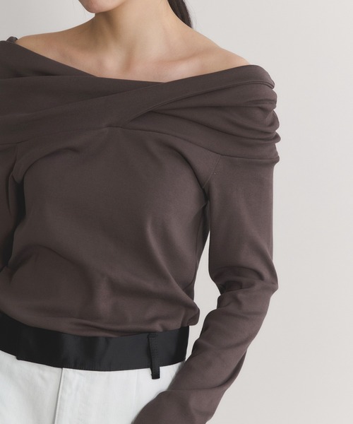 ADAM ET ROPE'（アダムエロペ）の「【EMOELLE】スビンコットンオフショルトップス（Tシャツ/カットソー・レディース・グレー/ブラウン・FREE）」の10枚目の写真