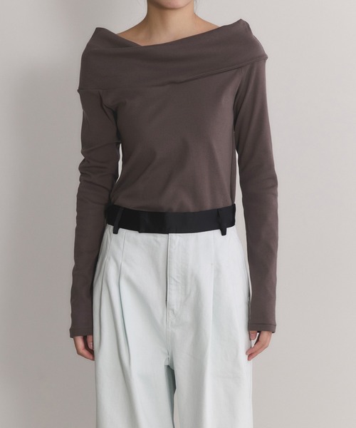 ADAM ET ROPE'（アダムエロペ）の「【EMOELLE】スビンコットンオフショルトップス（Tシャツ/カットソー・レディース・グレー/ブラウン・FREE）」の12枚目の写真