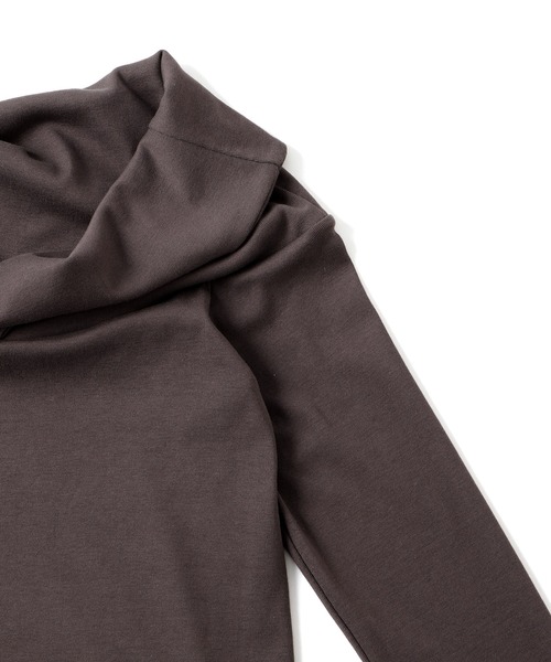 ADAM ET ROPE'（アダムエロペ）の「【EMOELLE】スビンコットンオフショルトップス（Tシャツ/カットソー・レディース・グレー/ブラウン・FREE）」の17枚目の写真