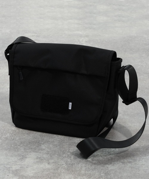BAYFLOW(ベイフロー)の「【BLACK BAG COLLECTION】フラップショルダーバッグ(ショルダーバッグ・メンズ・ブラック・FREE)」の6枚目の写真