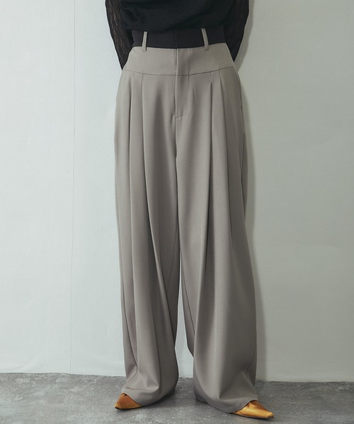 ANOTHER S（アナザーエス）の「【セットアップ対応】配色ベルトタック入りスラックス（スーツパンツ・レディース・ブラック/グレー/グレイッシュベージュ・FREE）」の3枚目の写真