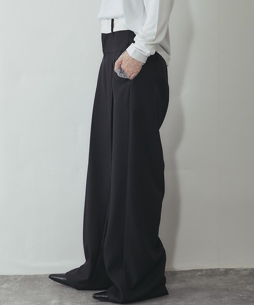 ANOTHER S（アナザーエス）の「【セットアップ対応】配色ベルトタック入りスラックス（スーツパンツ・レディース・ブラック/グレー/グレイッシュベージュ・FREE）」の7枚目の写真