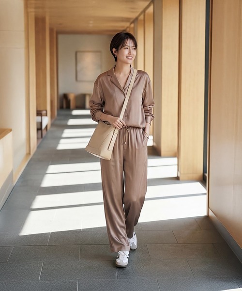 STYLE DELI（スタイルデリ）の「【DELI by】カーブフォルムリアルレザーショルダーバッグ（ショルダーバッグ・レディース・ライトブラウン/ブラック/ブラウン/ベージュ・FREE）」の6枚目の写真