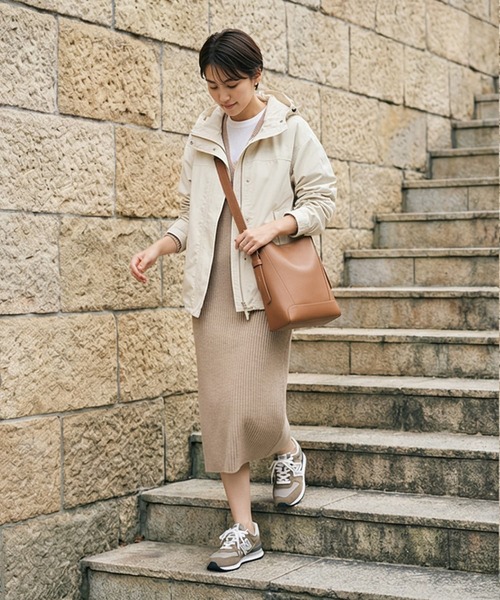 STYLE DELI（スタイルデリ）の「【DELI by】カーブフォルムリアルレザーショルダーバッグ（ショルダーバッグ・レディース・ライトブラウン/ブラック/ブラウン/ベージュ・FREE）」の16枚目の写真
