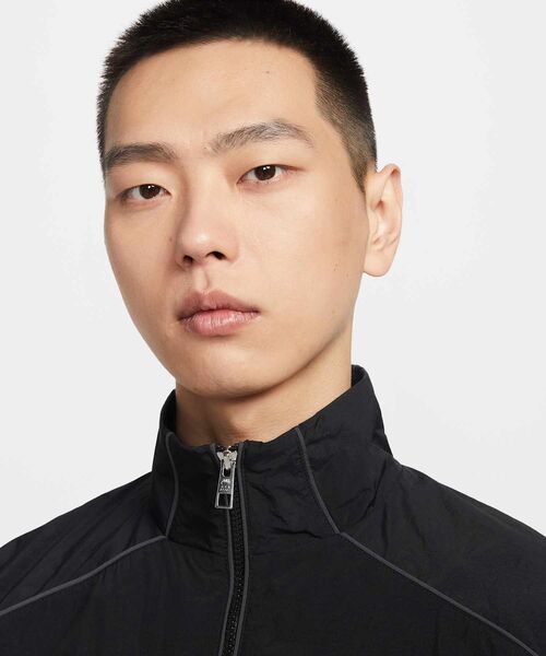 NIKE(ナイキ)の「ナイキ エア メンズ ウィンドランナー トラックジャケット / Nike Air Men's Windrunner Track Jacket IF1289-010 Black(ナイロンジャケット・メンズ・ブラック・L/M/S/XL/2XL)」の3枚目の写真