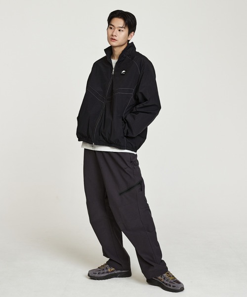 NIKE(ナイキ)の「ナイキ エア メンズ ウィンドランナー トラックジャケット / Nike Air Men's Windrunner Track Jacket IF1289-010 Black(ナイロンジャケット・メンズ・ブラック・L/M/S/XL/2XL)」の16枚目の写真
