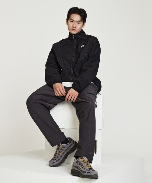 NIKE(ナイキ)の「ナイキ エア メンズ ウィンドランナー トラックジャケット / Nike Air Men's Windrunner Track Jacket IF1289-010 Black(ナイロンジャケット・メンズ・ブラック・L/M/S/XL/2XL)」の11枚目の写真