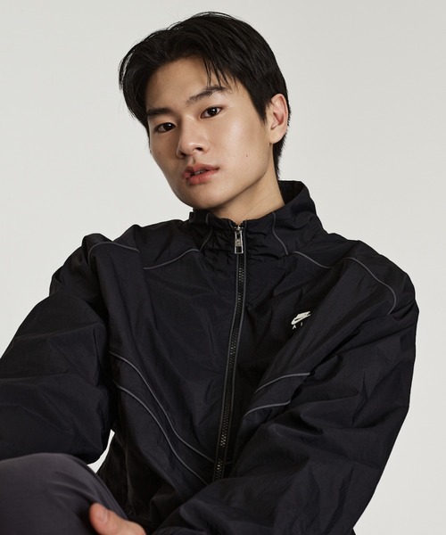 NIKE(ナイキ)の「ナイキ エア メンズ ウィンドランナー トラックジャケット / Nike Air Men's Windrunner Track Jacket IF1289-010 Black(ナイロンジャケット・メンズ・ブラック・L/M/S/XL/2XL)」の13枚目の写真