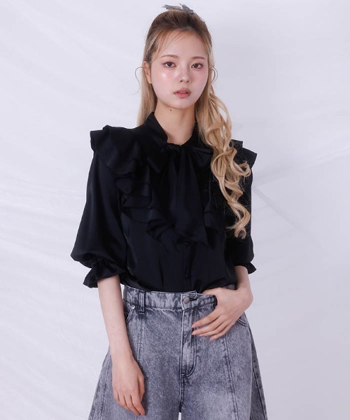 FickleBebe(フィクルベベ)の「リボンタイフリルブラウス(シャツ/ブラウス・レディース・ホワイト/ブラック/ブルーグレー・FREE)」の2枚目の写真