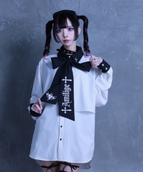 Amilige（アミリージュ）の「コウモリハート刺繍リボンバイカラーシャツ（シャツ/ブラウス・レディース・ホワイト×ブラック/ホワイト・FREE）」の2枚目の写真