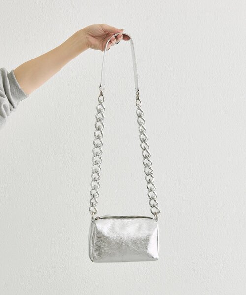 ear PAPILLONNER（イアパピヨネ）の「【kawa-kawa(カワカワ)】NO1535 incasマルチWAYポシェット（ショルダーバッグ・レディース・シルバー・FREE）」の4枚目の写真