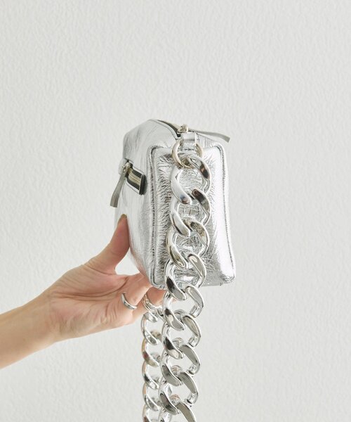 ear PAPILLONNER（イアパピヨネ）の「【kawa-kawa(カワカワ)】NO1535 incasマルチWAYポシェット（ショルダーバッグ・レディース・シルバー・FREE）」の6枚目の写真