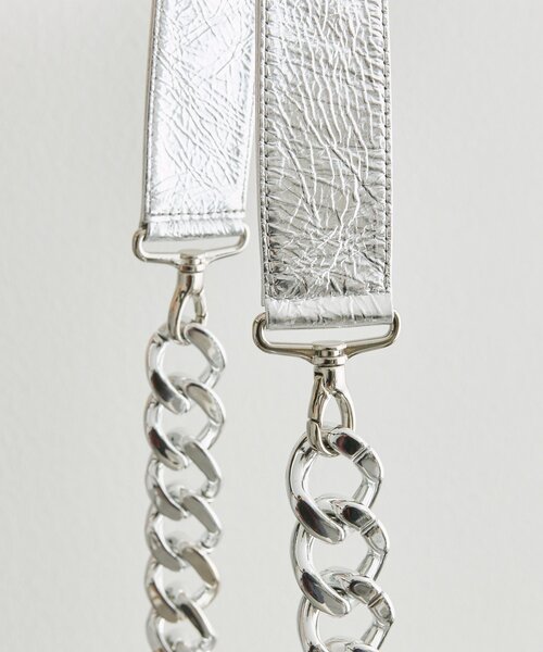 ear PAPILLONNER（イアパピヨネ）の「【kawa-kawa(カワカワ)】NO1535 incasマルチWAYポシェット（ショルダーバッグ・レディース・シルバー・FREE）」の12枚目の写真