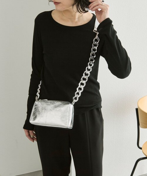 ear PAPILLONNER（イアパピヨネ）の「【kawa-kawa(カワカワ)】NO1535 incasマルチWAYポシェット（ショルダーバッグ・レディース・シルバー・FREE）」の22枚目の写真