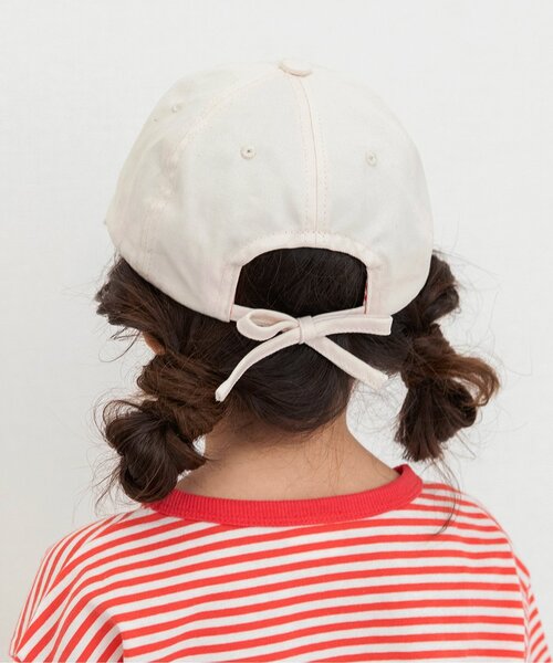 BREEZE（ブリーズ）の「【UVカット】リボン刺繍キャップ（キャップ・キッズ・ブルー/アイボリー/ピンク・50/54/58）」の5枚目の写真