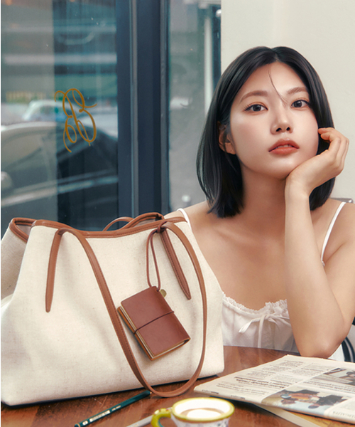 I BAG YOUR PARDON(アイバック ユア パードン)の「note BAG (3 colors)(トートバッグ・レディース・キャメル/ブラック・FREE)」の3枚目の写真