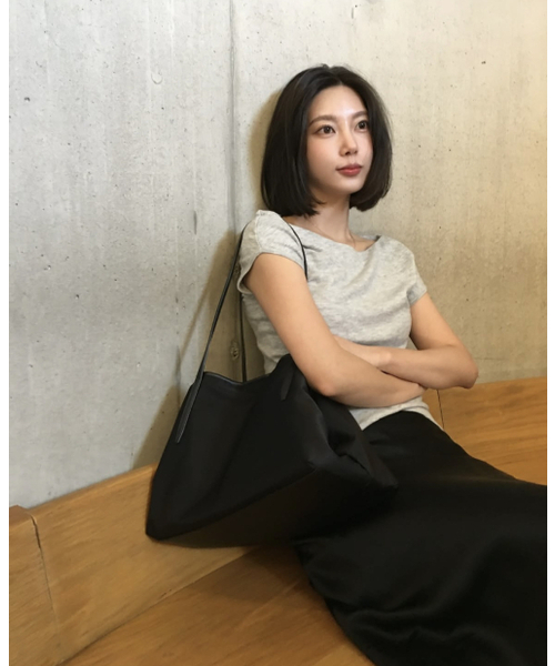 I BAG YOUR PARDON(アイバック ユア パードン)の「note BAG (3 colors)(トートバッグ・レディース・キャメル/ブラック・FREE)」の5枚目の写真