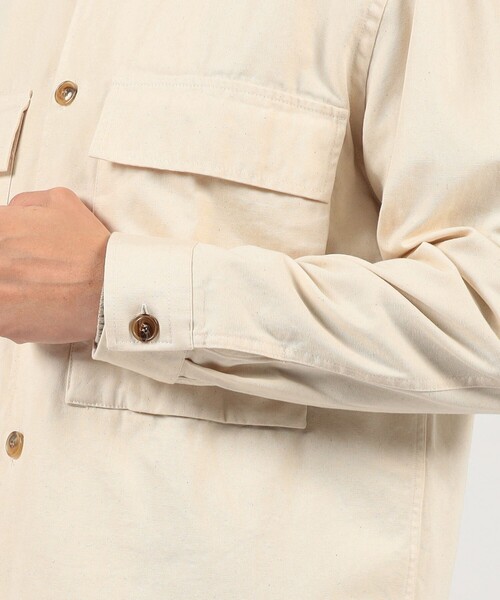 TOMORROWLAND （トゥモローランド）の「【別注】GUY ROVER コットン オーバーシャツ（ブルゾン・メンズ・アイボリー/ブラック/キャメル・S/M/L）」の10枚目の写真