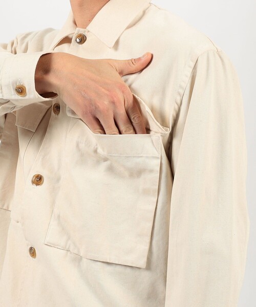 TOMORROWLAND （トゥモローランド）の「【別注】GUY ROVER コットン オーバーシャツ（ブルゾン・メンズ・アイボリー/ブラック/キャメル・S/M/L）」の11枚目の写真