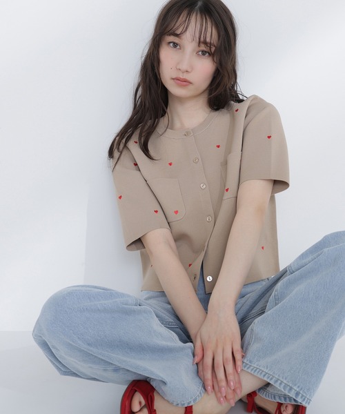 NATURAL BEAUTY BASIC（ナチュラルビューティーベーシック）の「◇ハート刺繍ニットジャケット（カーディガン/ボレロ・レディース・ブルー系その他6/ブルー系その他/ベージュ系その他/ホワイト系その他・FREE）」の2枚目の写真