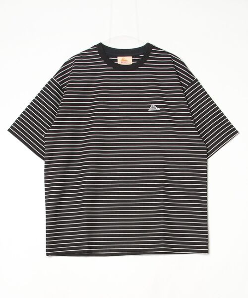 KELTY(ケルティ)の「ワッペンロゴボーダーティーシャツ(Tシャツ/カットソー・レディース・ブラック/ホワイト・XL/L/M/S)」の1枚目の写真