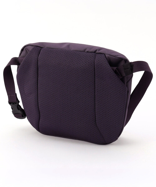 ARC'TERYX（アークテリクス）の「ARC'TERYX/アークテリクス Mantis 2 Waist Pack（ボディバッグ/ウエストポーチ・メンズ・ブラック/パープル/ベージュ・ONE SIZE）」の5枚目の写真